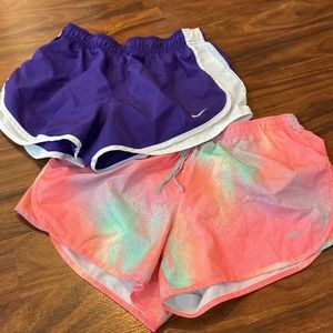 2 pair of Nike shorts both size medium in great condition